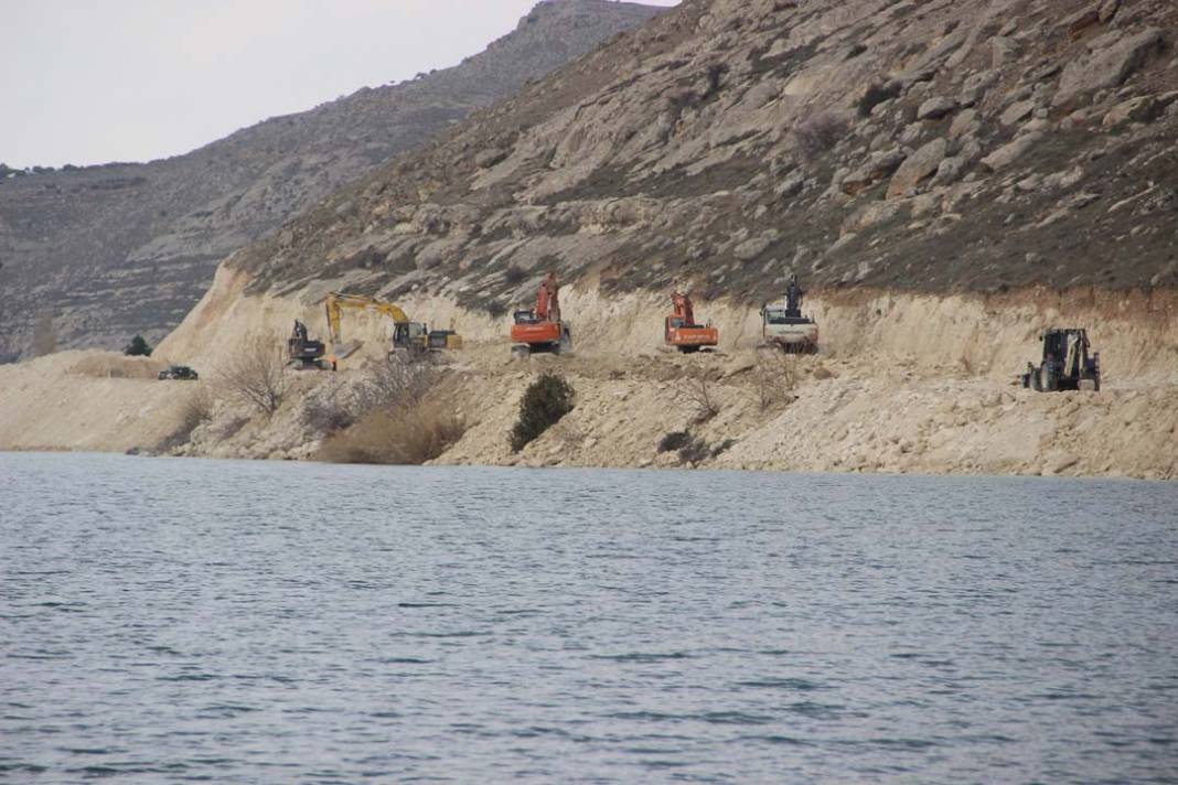 Halfeti’de 2 bin yıllık Çekem mahallesi yeniden su yüzüne çıktı 2